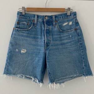 Levis 501 mid thigh short